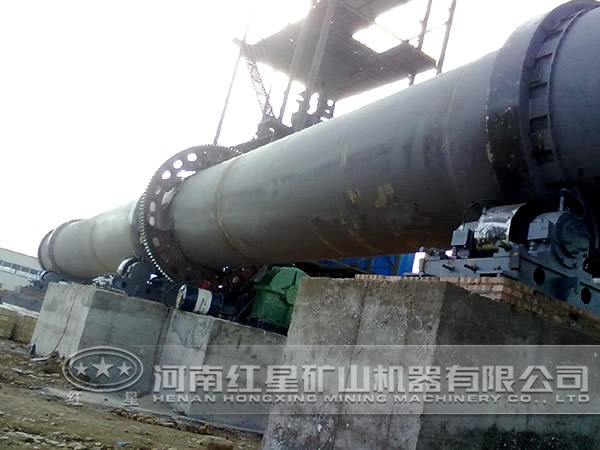 氧化鋅回轉(zhuǎn)窯作業(yè)現(xiàn)場 氧化鋅回轉(zhuǎn)窯作業(yè)現(xiàn)場