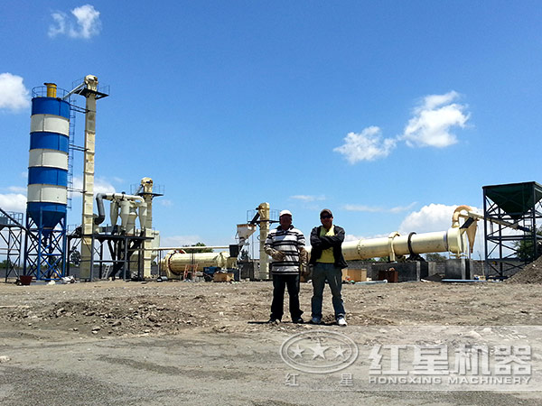 干式球磨機磨粉現場 干式球磨機磨粉現場