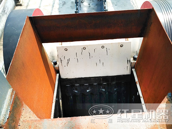 山東鄂式破碎機作業現場 山東鄂式破碎機作業現場