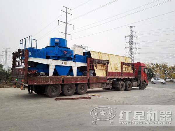 已裝車發貨的制砂機 已裝車發貨的制砂機