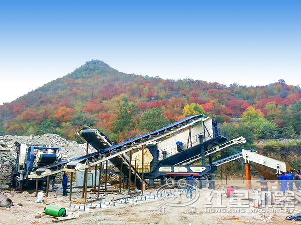 輪胎式移動破碎站生產現場 輪胎式移動破碎站生產現場