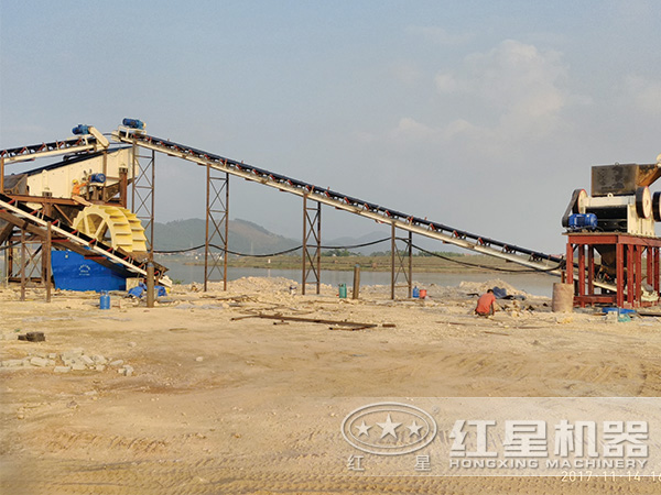 輪斗洗砂機作業(yè)現(xiàn)場 輪斗洗砂機作業(yè)現(xiàn)場