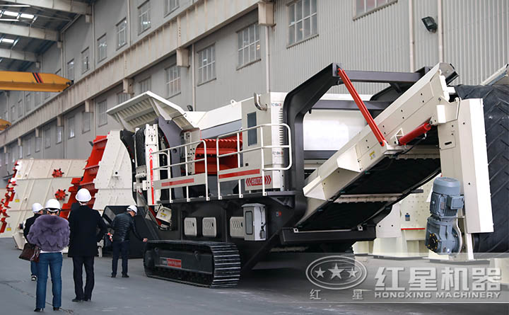 振動篩履帶移動破碎站 振動篩履帶移動破碎站