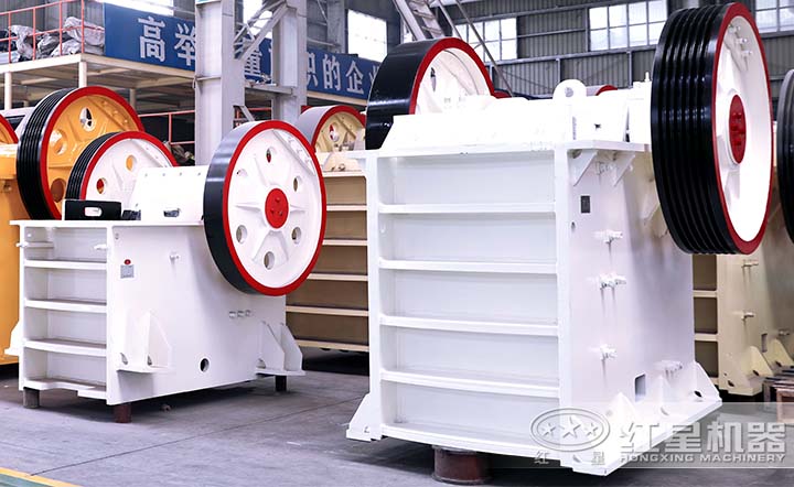 顎式破碎機(jī)設(shè)備實(shí)拍圖 顎式破碎機(jī)設(shè)備實(shí)拍圖