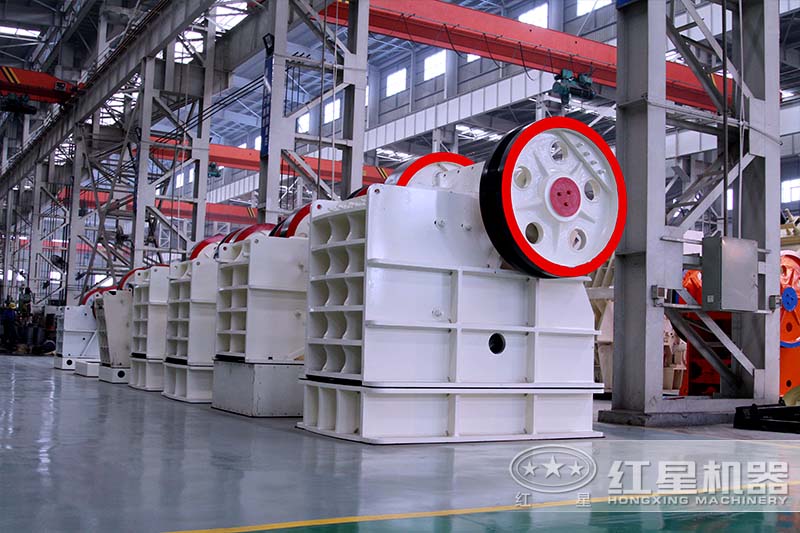 顎式碎石機(jī)設(shè)備實(shí)拍 顎式碎石機(jī)設(shè)備實(shí)拍