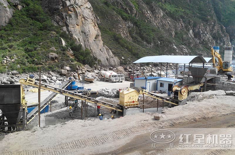 破碎生產(chǎn)現(xiàn)場(chǎng) 破碎生產(chǎn)現(xiàn)場(chǎng)