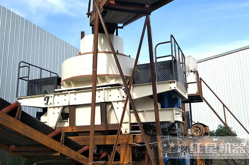 制砂機(jī)生產(chǎn)現(xiàn)場(chǎng) 制砂機(jī)生產(chǎn)現(xiàn)場(chǎng)